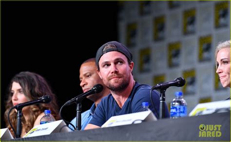 Stephen Amell Sends Emotional Note To Fans After Arrows Comic Con