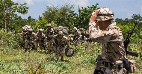 Disidentes De Las Farc Arrecian Su Control Social En Colombia