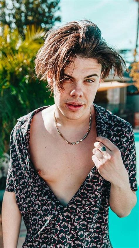 Pin By Vixeen On Yungblud Dominic Harrison Cute Celebrities