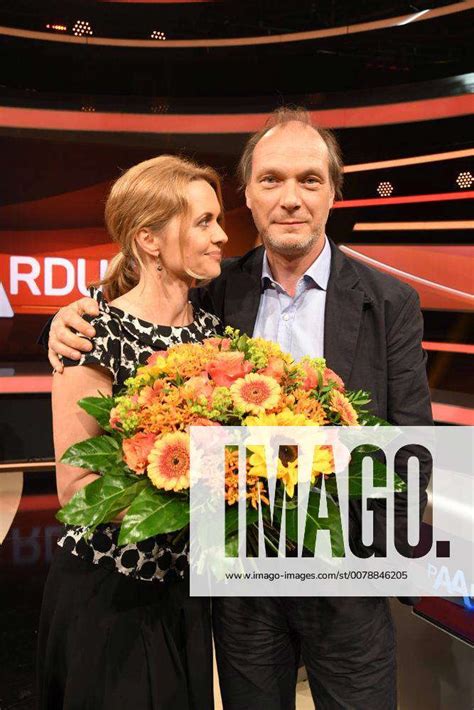 Der Schauspieler Martin Brambach Und Seine Frau Christine Sommer