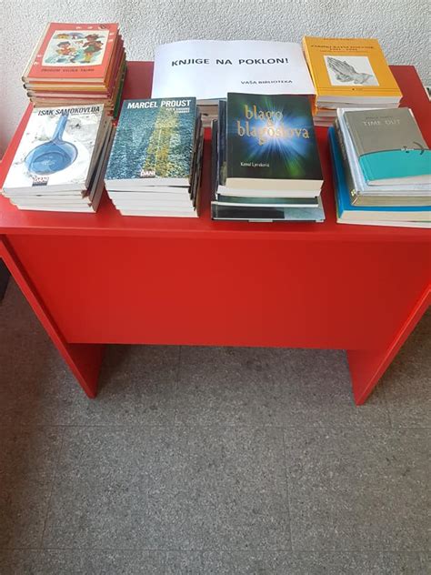 Knjige na poklon JU OPĆA BIBLIOTEKA TEŠANJ