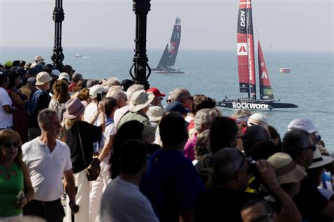 Sailgp Llena Las Calles De C Diz De Visitantes