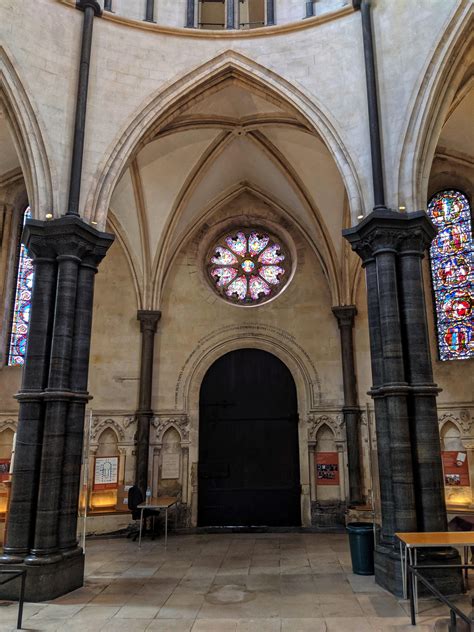 Interior of the Temple Church, London [OC] [3024x4032] : r/ArchitecturePorn