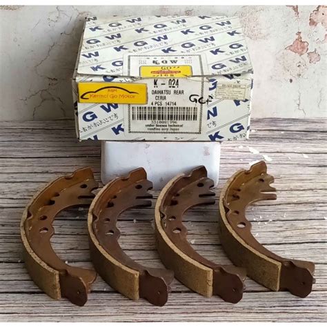 Jual BRAKE SHOE KAMPAS REM BELAKANG DAIHATSU CERIA KGW K 024 Shopee