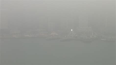 本港天氣潮濕有薄霧 港內能見度曾降至3000米以下 Now 新聞