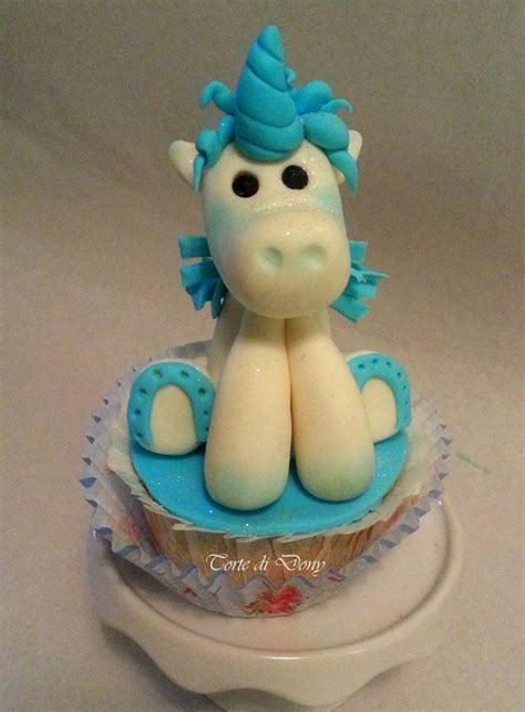 Baby Unicorno Decorated Cake By Donatella Bussacchetti Cakesdecor