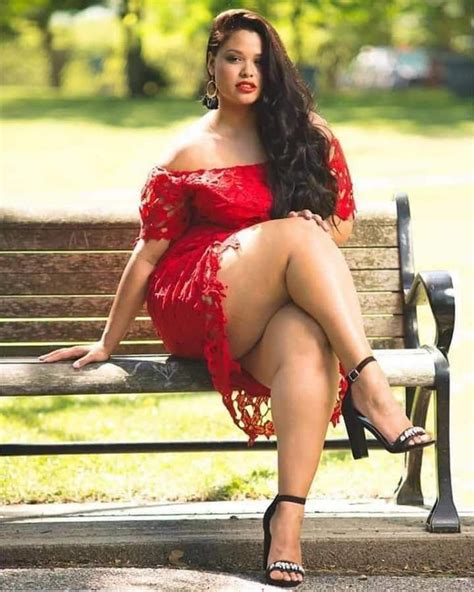 Big Legs Big Hips And Thighs Plus Size Beauty Women Legs Plus Size Model Beautiful Legs