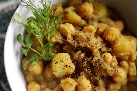 Il Curry Di Ceci E Patate Con La Ricetta Sfiziosa Gustoblog