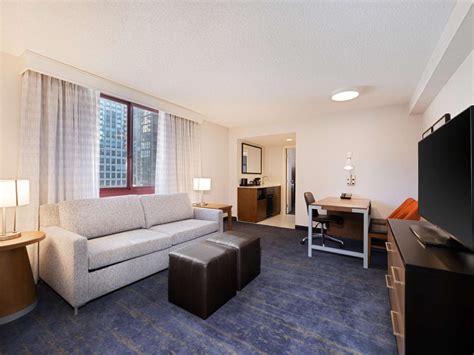 EMBASSY SUITES CHICAGO - DOWNTOWN CHICAGO | GREAT PRICES, BOOK AND SAVE