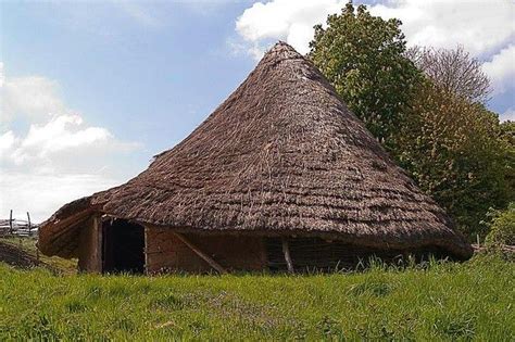 Edition Du Soir Ouest France Iron Age Round House Ancient Architecture