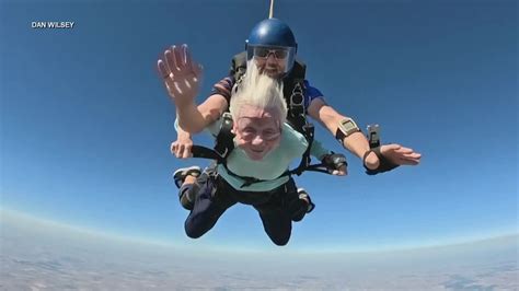 104 Year Old Chicago Woman Dies Days After Potential Record Setting Skydive