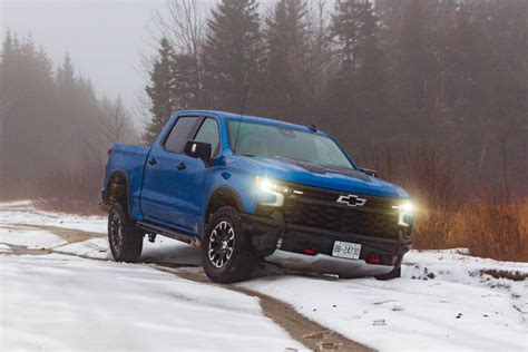 2023 Chevrolet Silverado 1500 Zr2 Review The Subtle Rock Smashing Pickup Gearjunkie