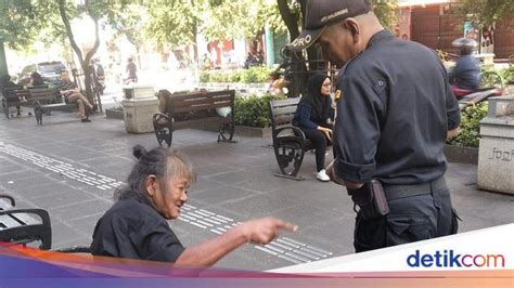 Viral Lansia Nyembur Marah Saat Tak Diberi Uang Pengunjung Malioboro