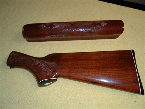 REMINGTON 1100 WALNUT STOCK SET 12 GA 2 PCS