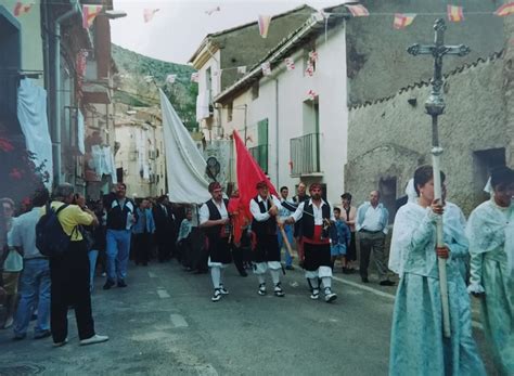 Saca De La Virgen Del Castillo En Bijuesca Descubre Zaragoza Provincia