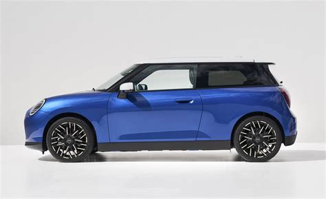 2025 Mini Cooper Electric Has More Power and Range, Same Cute Looks