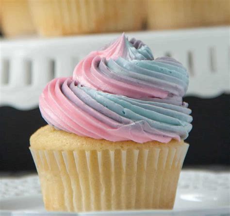 How To Swirl Icing On A Cupcake Ways A Video Boston Girl Bakes