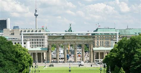 Europameisterschaft Fu Ball Em Fanmeile In Berlin Mit Riesigem