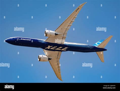 Boeing 777 9 777x In Flight Stock Photo Alamy