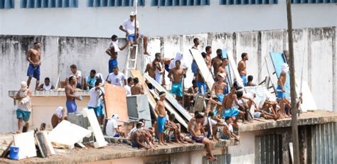 Sistema Penitenciário Prender Menos Ou Construir Mais Prisões Uol