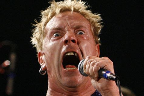 Arr T Des Poursuites Contre Le Chanteur Des Sex Pistols La Presse