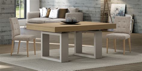 Mesa de comedor con patas grises y tapa madera -Palisandro Interiorismo