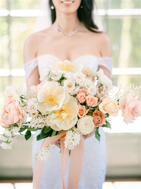 29 Blush Pink Wedding Bouquets For The Fine Art Bride