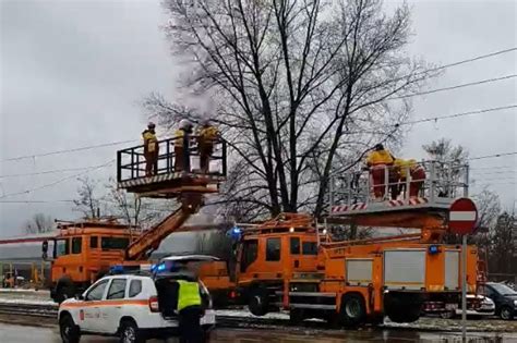 Awaria Tramwajowa W Warszawie Sie Trakcyjna Ca Kowicie Zerwana