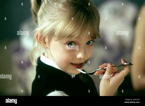 DAKOTA FANNING, UPTOWN GIRLS, 2003 Stock Photo - Alamy