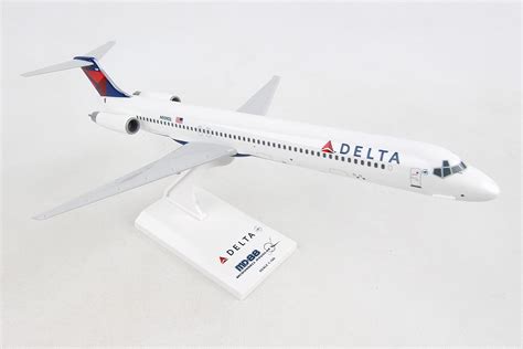 Daron Skymarks Delta Md 88 Kit De Modelo Escala 1 150 Amazon