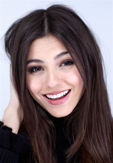 Victoria Being Cute Victoria Justice Victoria Celebrities