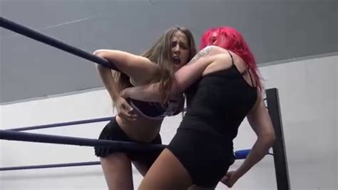 Sarah Logan Belly Punching Youtube