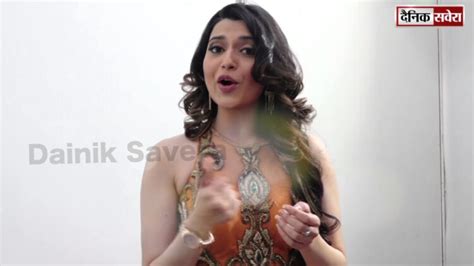 Hot Sexy Nimrat Khaira Bikini Pics