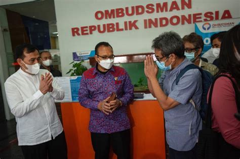 Ombudsman Tetap Lanjutkan Pelaporan Pegawai Kpk Republika Online