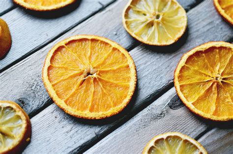 Woman In Real Life The Art Of The Everyday Dried Orange And Lemon Garland Tutorial