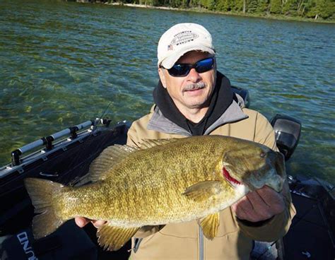 Charter Trophy Smallmouth Bass Fishing Trips In Green Bay And Michigan