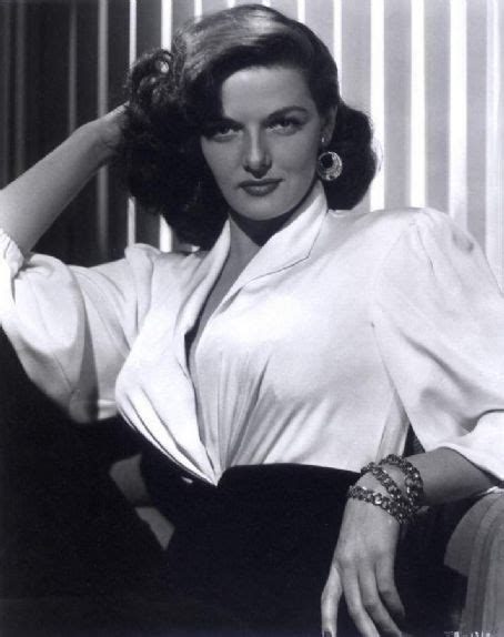 Jane Russell Hollywood Classic In 2021 Classic Hollywood Glamour