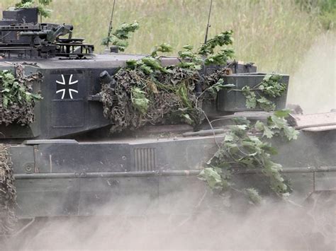 Deutsche Leopard Panzer In Der Ukraine Angekommen