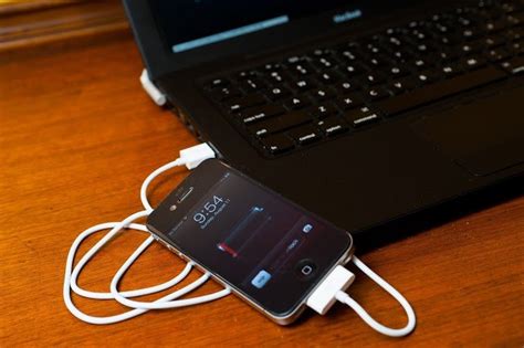 Resiko Mengisi Daya Charger Handphone Dengan Laptop Blog