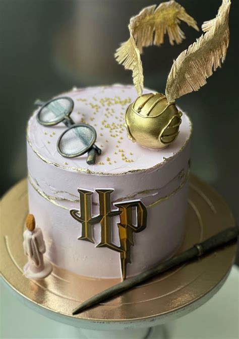 Best Harry Potter Cakes In Pink Cake Gold Trims