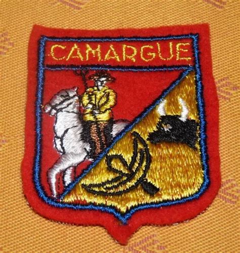 ANCIEN ÉCUSSON À coudre en feutre brodé blason Camargue neuf Vintage