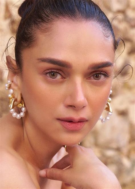 Aditi Rao Hydari S Transformation Photos Go Viral Fan Asks Beauty