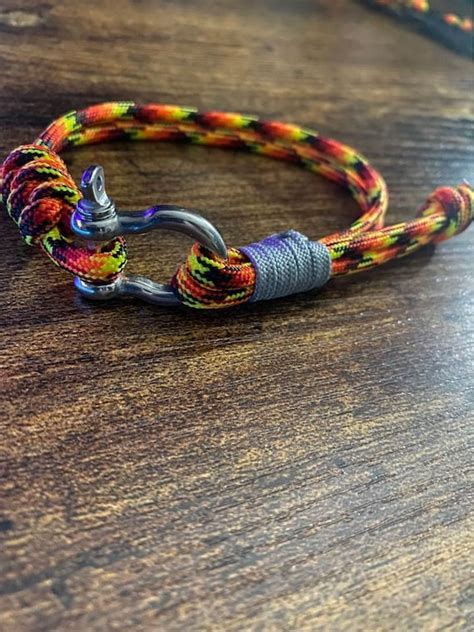 Paracord Shackles