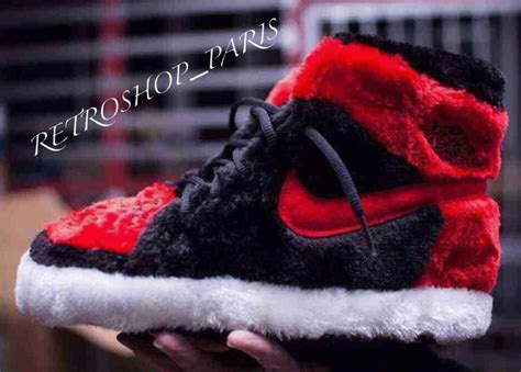 Air Jordan 1 "Bred" Slippers | Complex