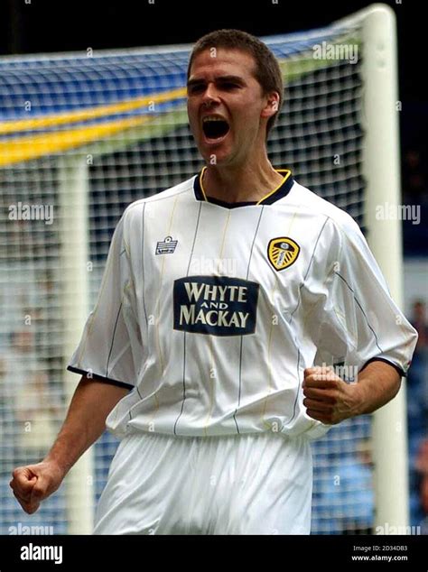 Leeds United's David Healy celebrates scoring the opening goal Stock Photo - Alamy