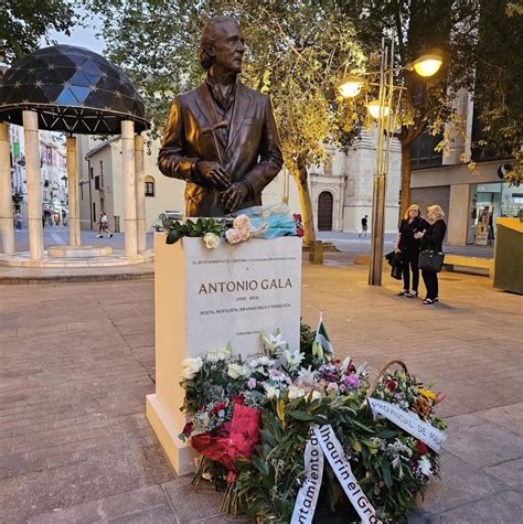 Inaugurada La Escultura De Antonio Gala En El Centro De C Rdoba Afa