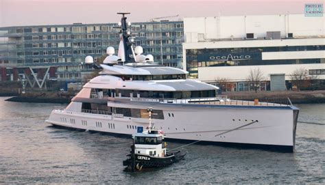 Jerry Jones His Us 250000000 Yacht Bravo Eugenia