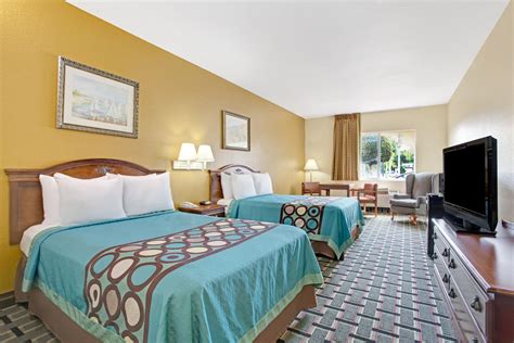 Super 8 by Wyndham Daytona Beach | Daytona Beach, FL Hotels