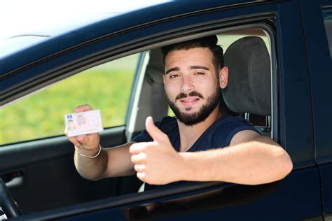 Cuánto cuesta sacarse el carnet de conducir 2022