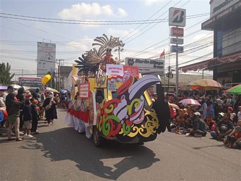 Pawai Pembangunan Samarinda Jadi Daya Tarik Wisatawan